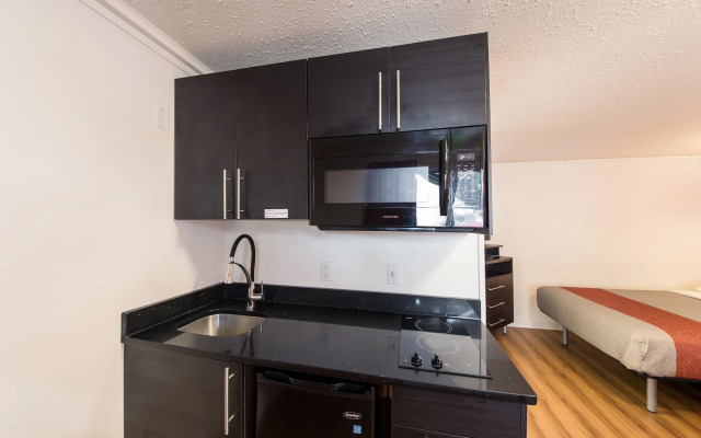 Motel 6 Cranbrook, BC