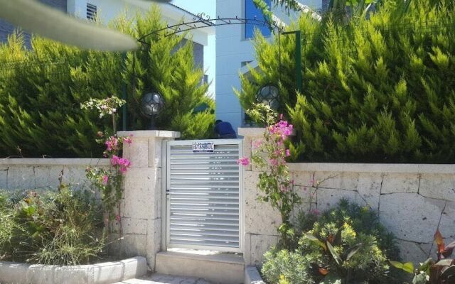 Ozel Havuzlu Luks Villa