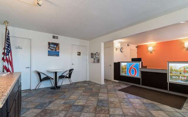 Motel 6 Frackville, PA