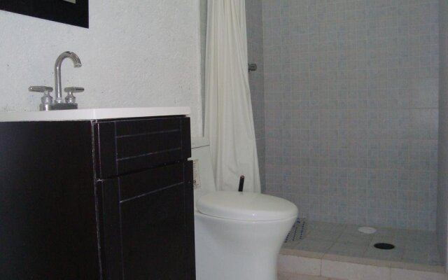 Hotel Teques Inn