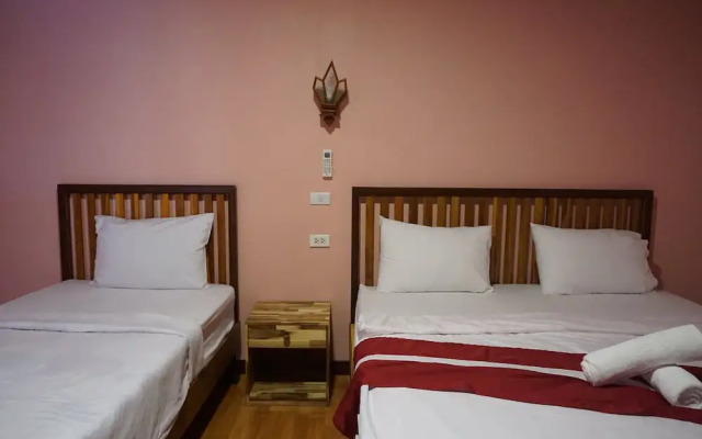 Lampang Bouteak Resort