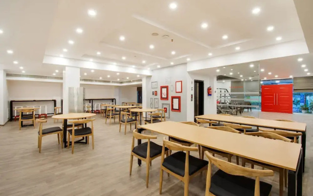 OYO Townhouse 228 Hotel Alana