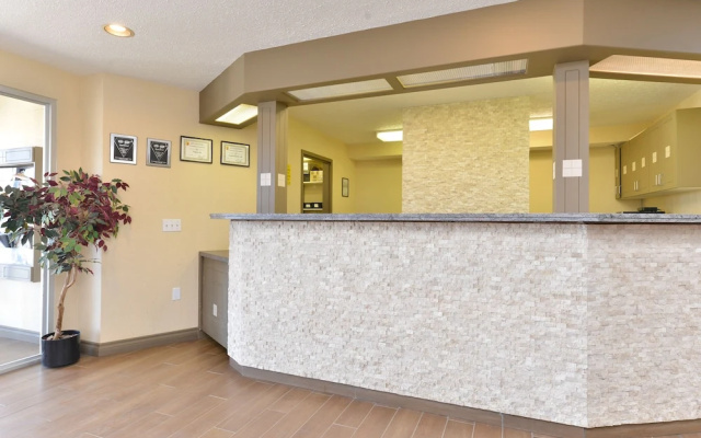 Super 8 Calgary/Airport
