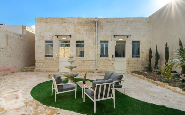 Helios Boutique Suites by La Finca Hotel
