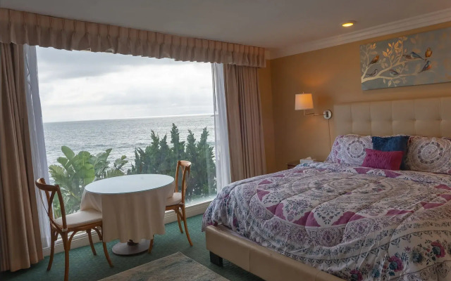 Cliff House Inn On The Ocean