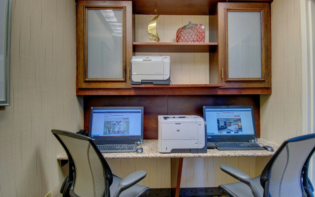 Hilton Garden Inn Norwalk