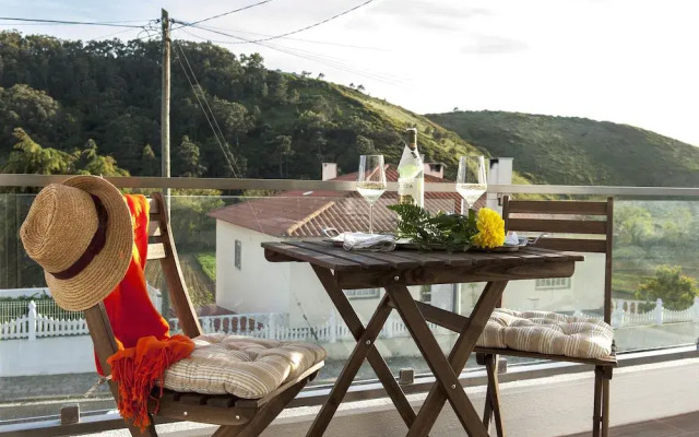 Beachouse - Surf, Bed & Breakfast