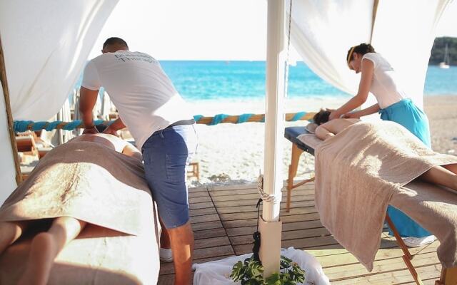 Valtos Beach Hotel