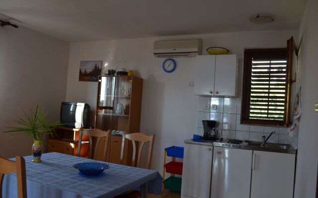 Apartment Jozo - 150 m from pebble beach: A3 Gradac, Riviera Makarska