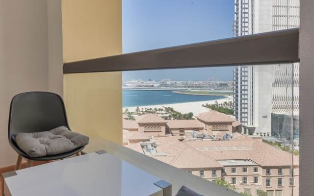 Maison Privee - Premium Studio Apt in the Heart of JBR Beach, Dubai