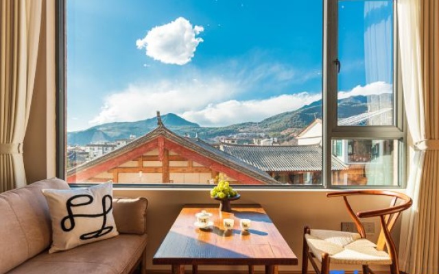 Shunyue Tingjian   Sunshine Rizhao Yulong Snow Mountain View Hotel (Shuhe Ancient City Branch) – Balcony – Lijiang