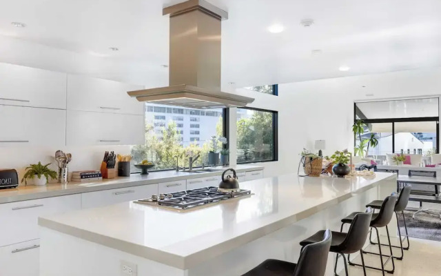 Kings Road West Hollywood Luxury Pool, Views, Firepit, Modern Design