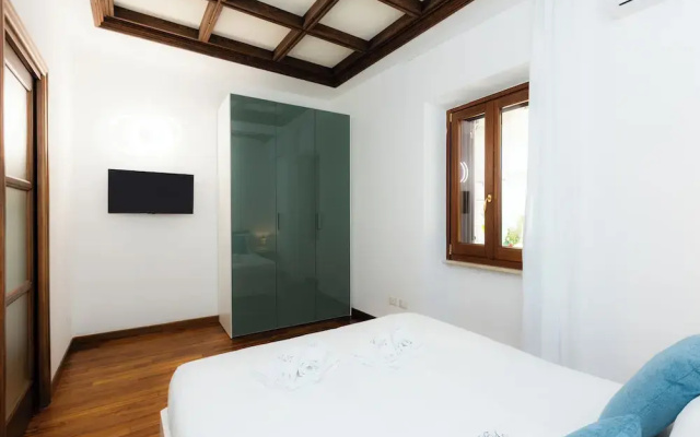 Rental in Rome Vicolo Trevi Apartment