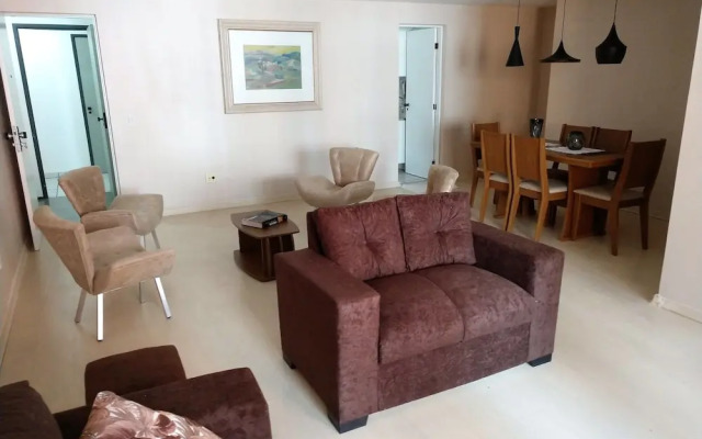 Apartamento a 200m feirinha beira mar