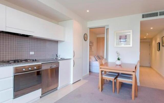 Glenelg Holiday Apartments-Pier