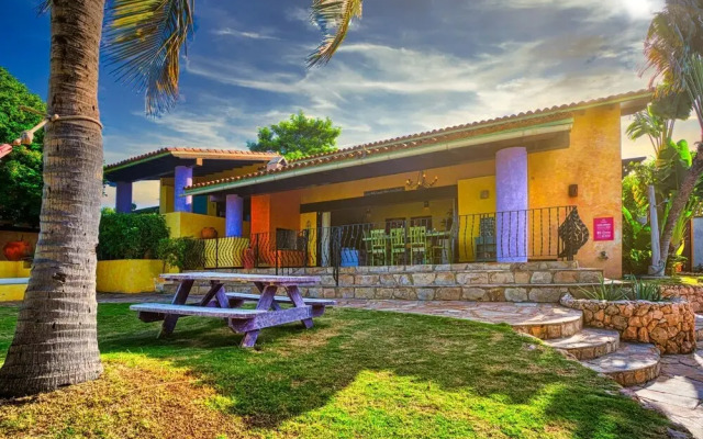 Mexican Style Villa With Private Pool, Free Utilities