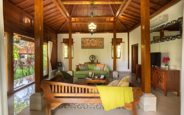 Tiis Garden Puri Villas