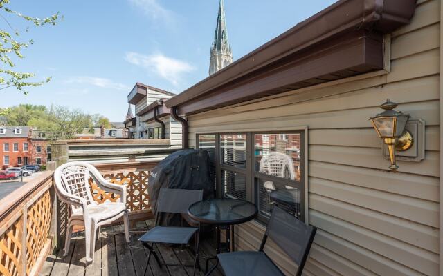 Apts at S 8th by NamaStay