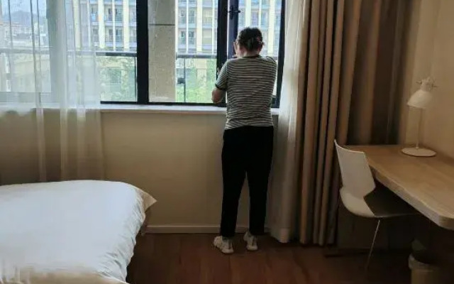 Jilun Hotel