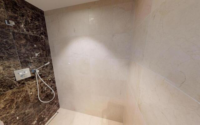 White Pearl Apartment 1.01