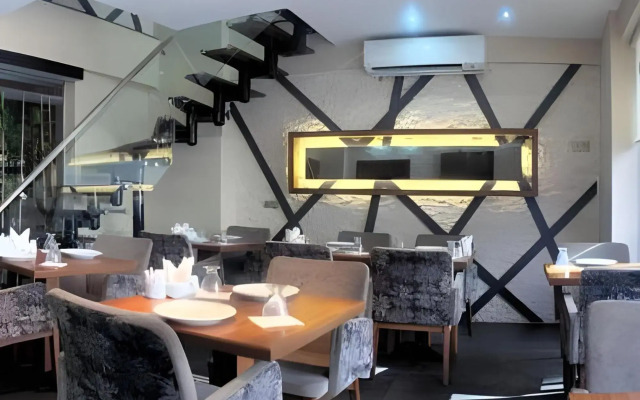 Izmit Saray Hotel