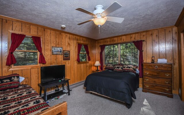 Oakleaf Lodge Holiday Home