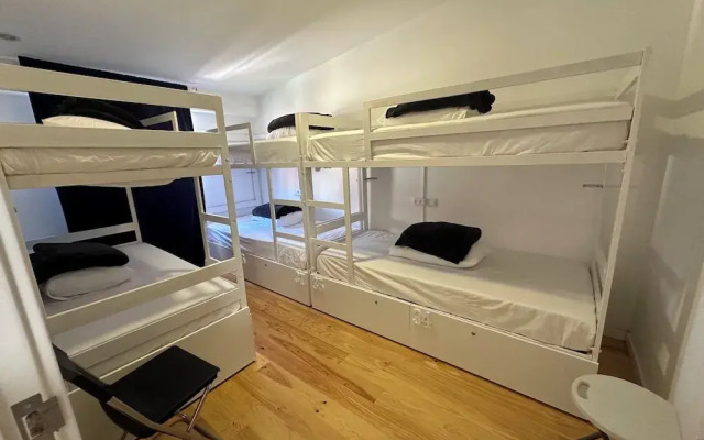 Owls Hostel Ribeiro