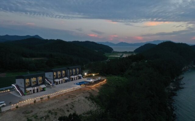 Yeosu Beach Castle Pension