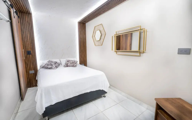 6 Bedroom Apartment with Massive Jacuzzi