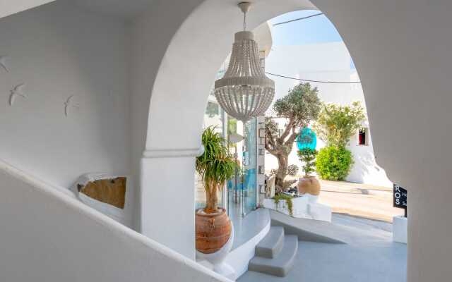 Kouros Home and Suites