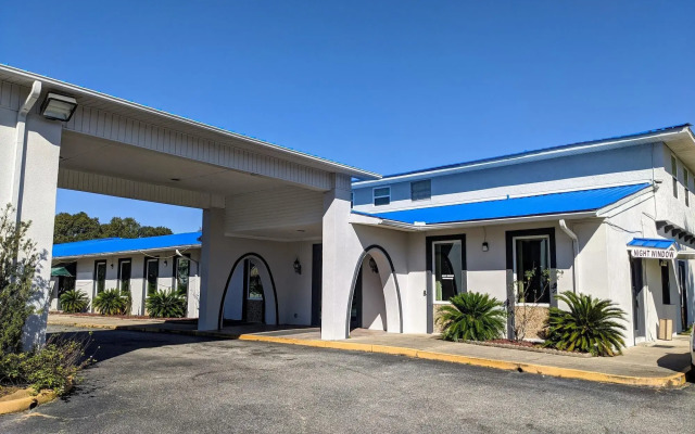 Garden Inn & Suites