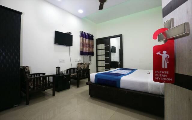 OYO 4892 The Grand