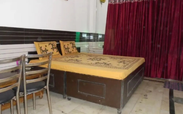 Goroomgo Bansal Guest House Meerut