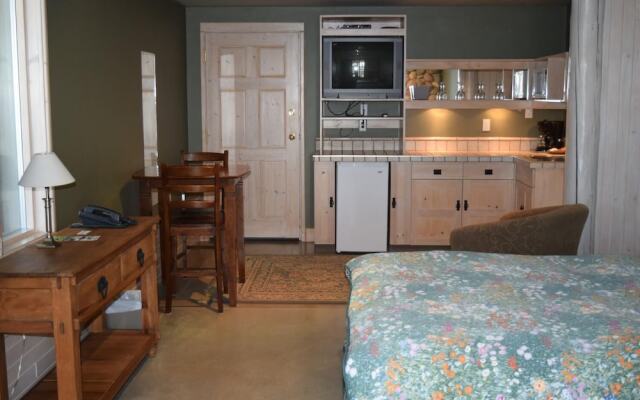 Retreat Wilderness Inn