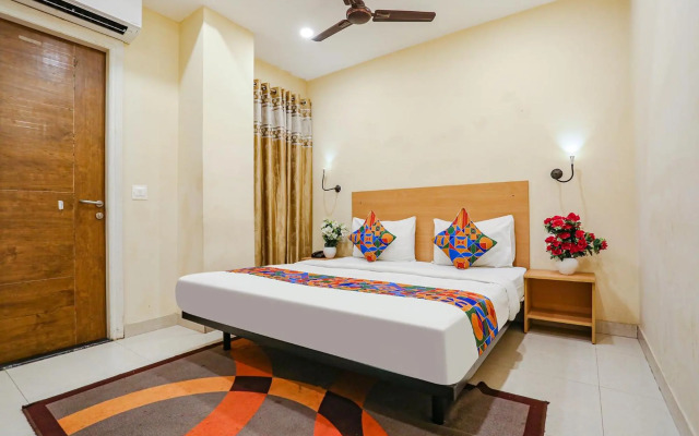 OYO Townhouse 1051 Galaxy Inn