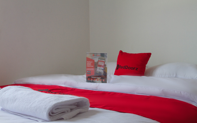 RedDoorz @ Malabar Street – Guest Rooms – Bandung