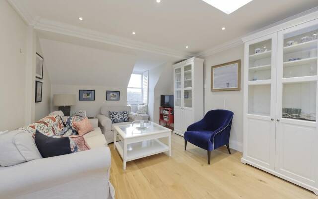 Delightful Spacious 2 Bed Earl s Court Apartment