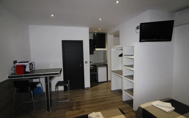 Hostal MH Fuencarral