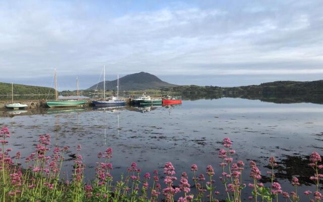 Letterfrack Farm Lodge house in Letterfrack village Connemara