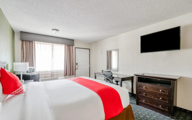 OYO Hotel Rosenberg TX I-69