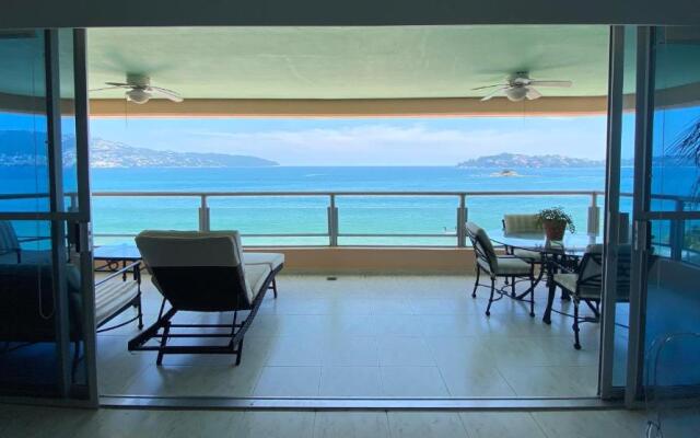 Comfortable Beachfront apartment in Acapulco