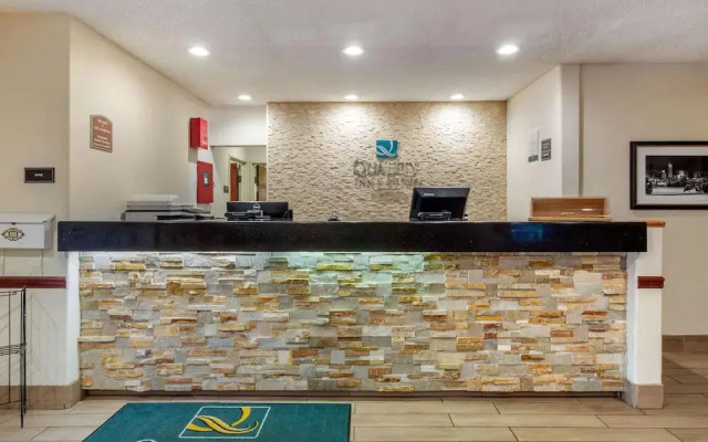 Spark by Hilton Lakewood Denver Southwest