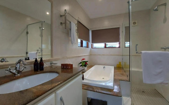 Matumi Golf Lodge