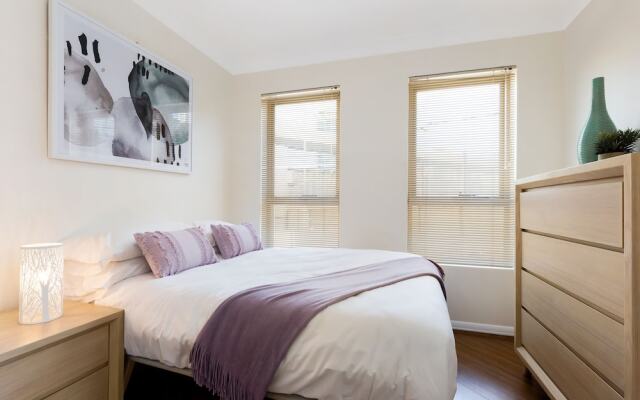 Woolloomooloo Modern Apartment 12 BRK