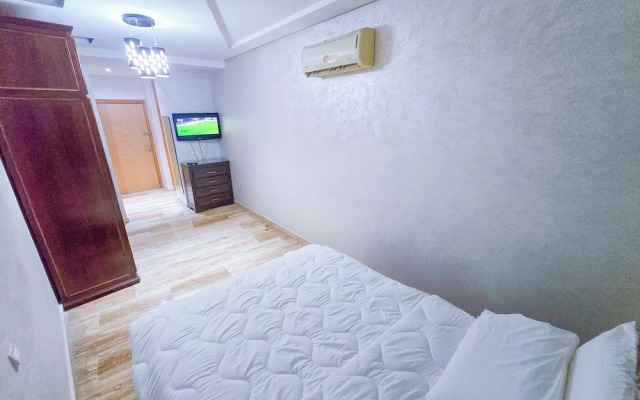 Luxor Home - Spacious & proximity to CFC