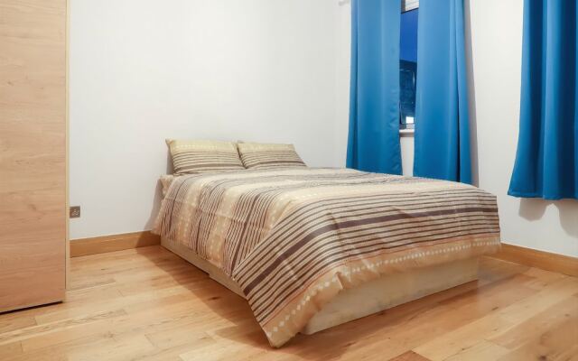 Saltwell Street - Deluxe Double Room