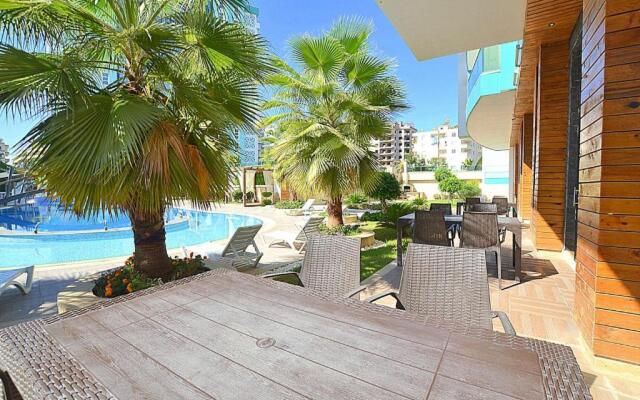 Sea view apartment, 5 mins to the beach