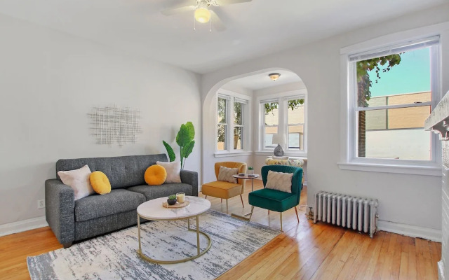 Charming 3BR Rogers Park Home in Newgard
