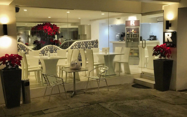 R Suites & Cafe