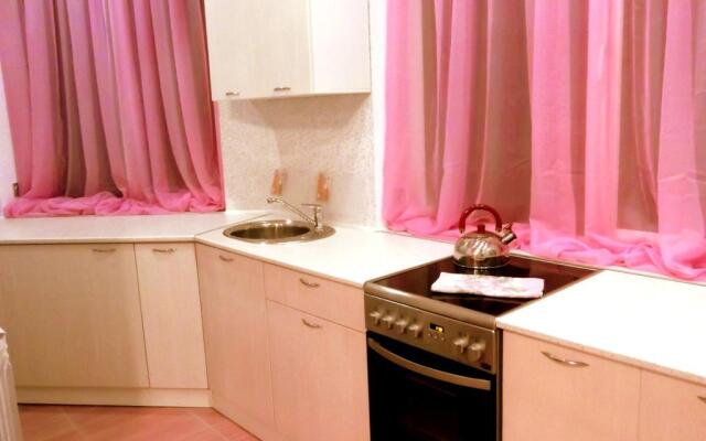 Uyutnaya kvartira s evroremontom